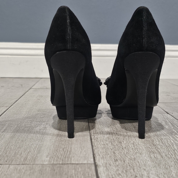 BCBG MAXAZRIA Black Suede Peep Toe Studded Bow Platform Pumps 6.5B - Picture 6 of 9
